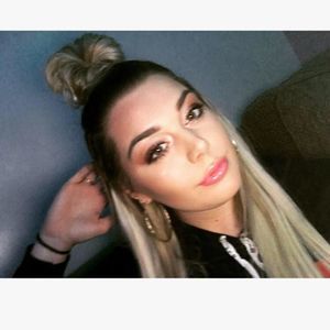 Meet your Posher, Eva